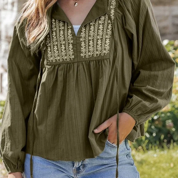 Green Embroidered Split Neck Pleated Loose Blouse Bohemian Top - Picture 7 of 15